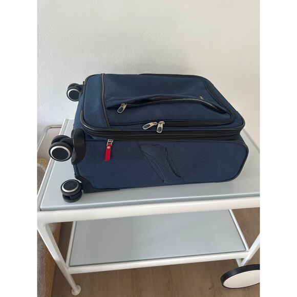Ricardo Camden Drive 22″ Softside Carry-On Spinner color blue excellent cond. - Picture 9 of 15